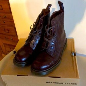 Dr. Martens Boots - SZ 10 “Cherry Brown Crocodile”